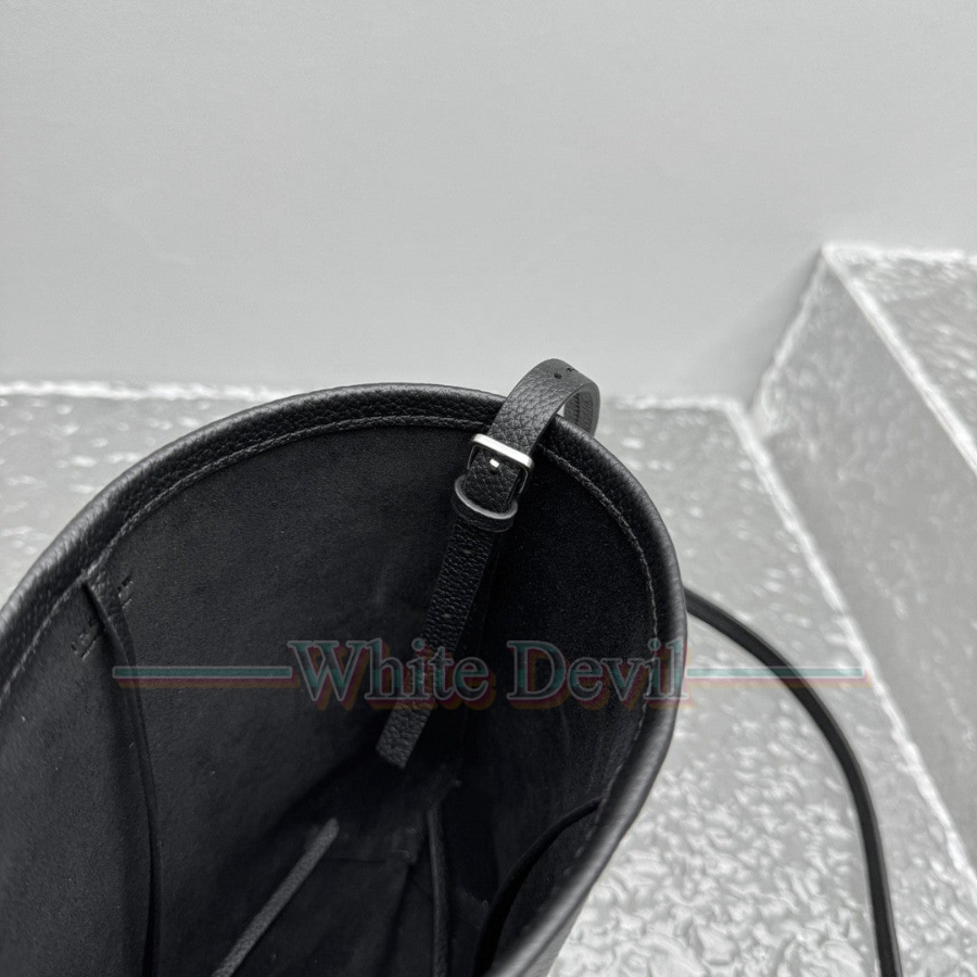 하얀악마 레플리카 더로우 크로스백 (9).jpg