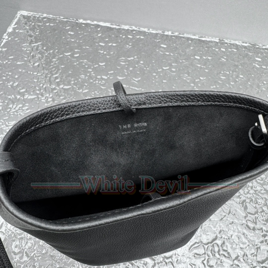하얀악마 레플리카 더로우 크로스백 (10).jpg