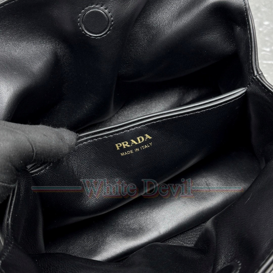 하얀악마 레플리카 프라다 가방 (9).jpg