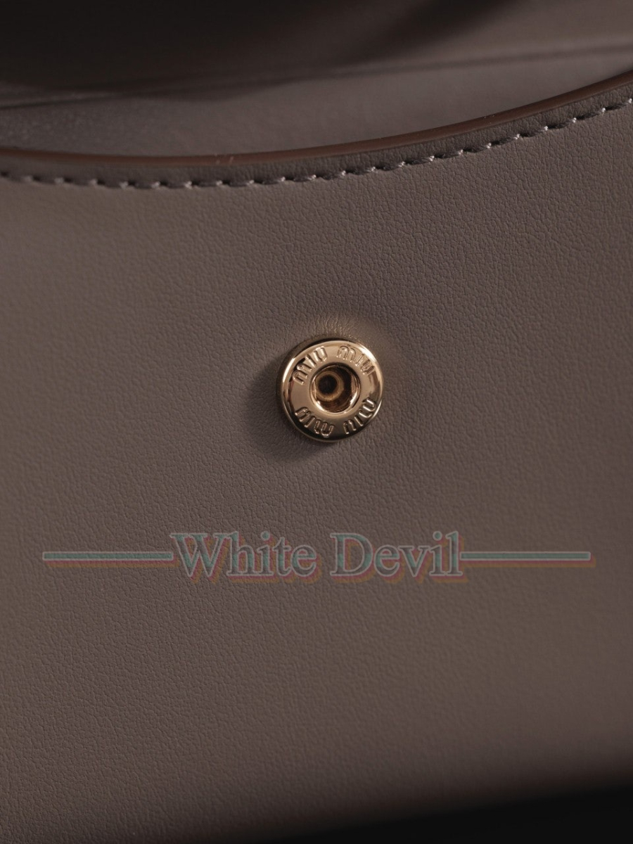 하얀악마 레플리카 미우미우 가방 (19).jpg