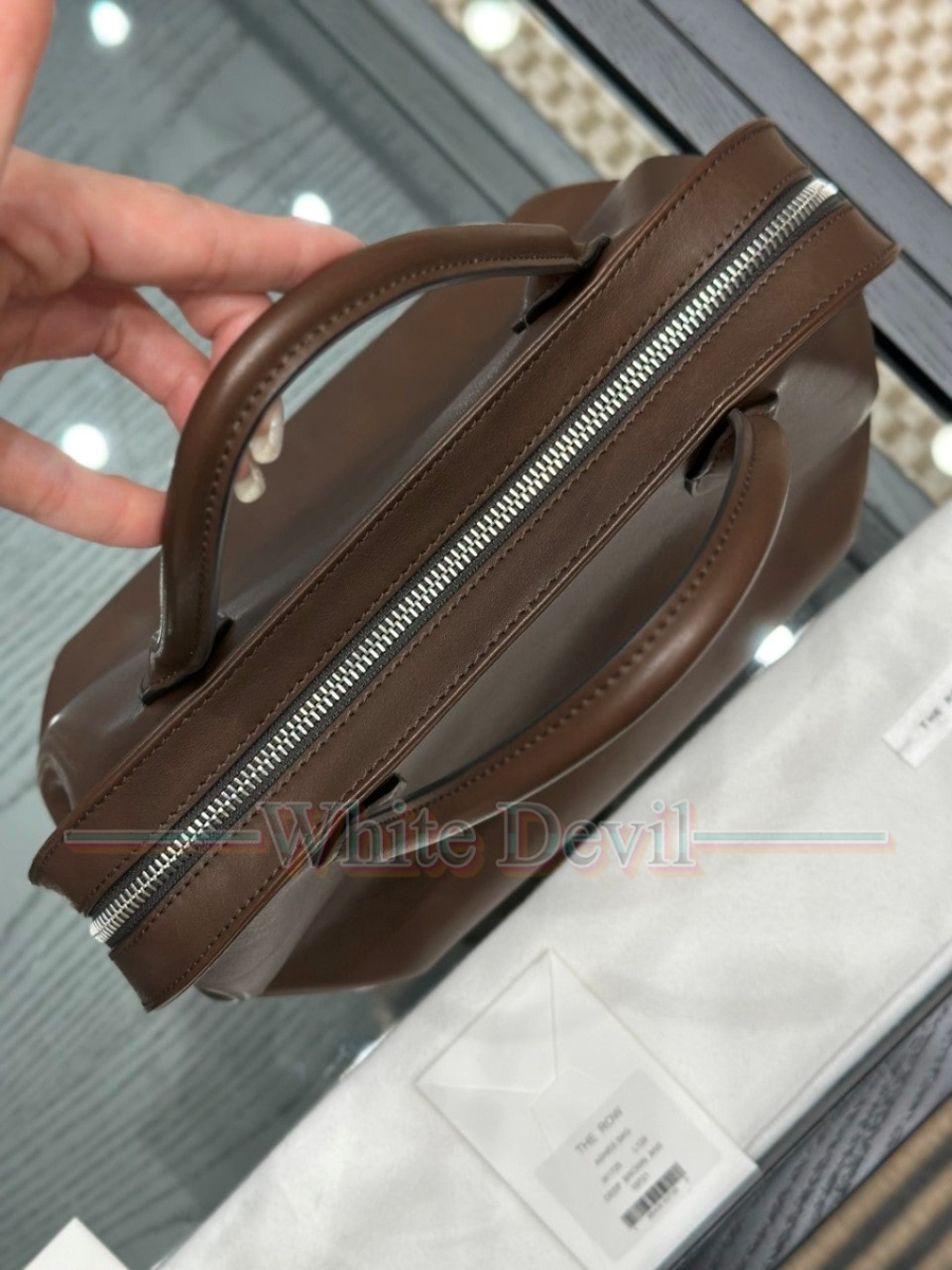 하얀악마 레플리카 더로우 볼링백 (9).jpg