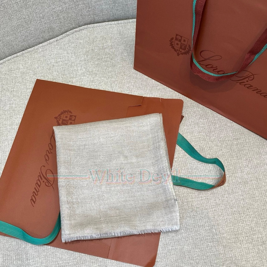 하얀악마 레플리카 로로피아나 목도리 (3).jpg