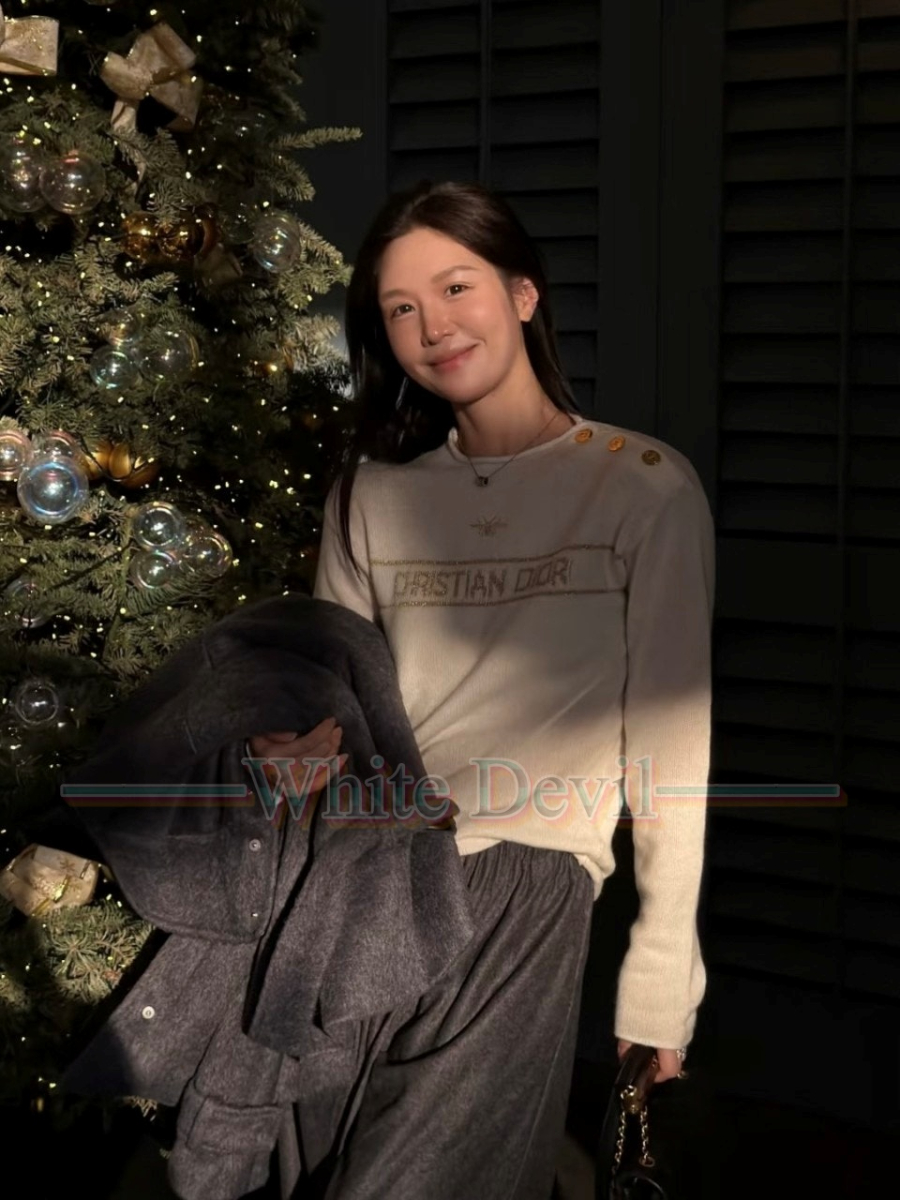 하얀악마 레플리카 디올 니트 (1).jpg