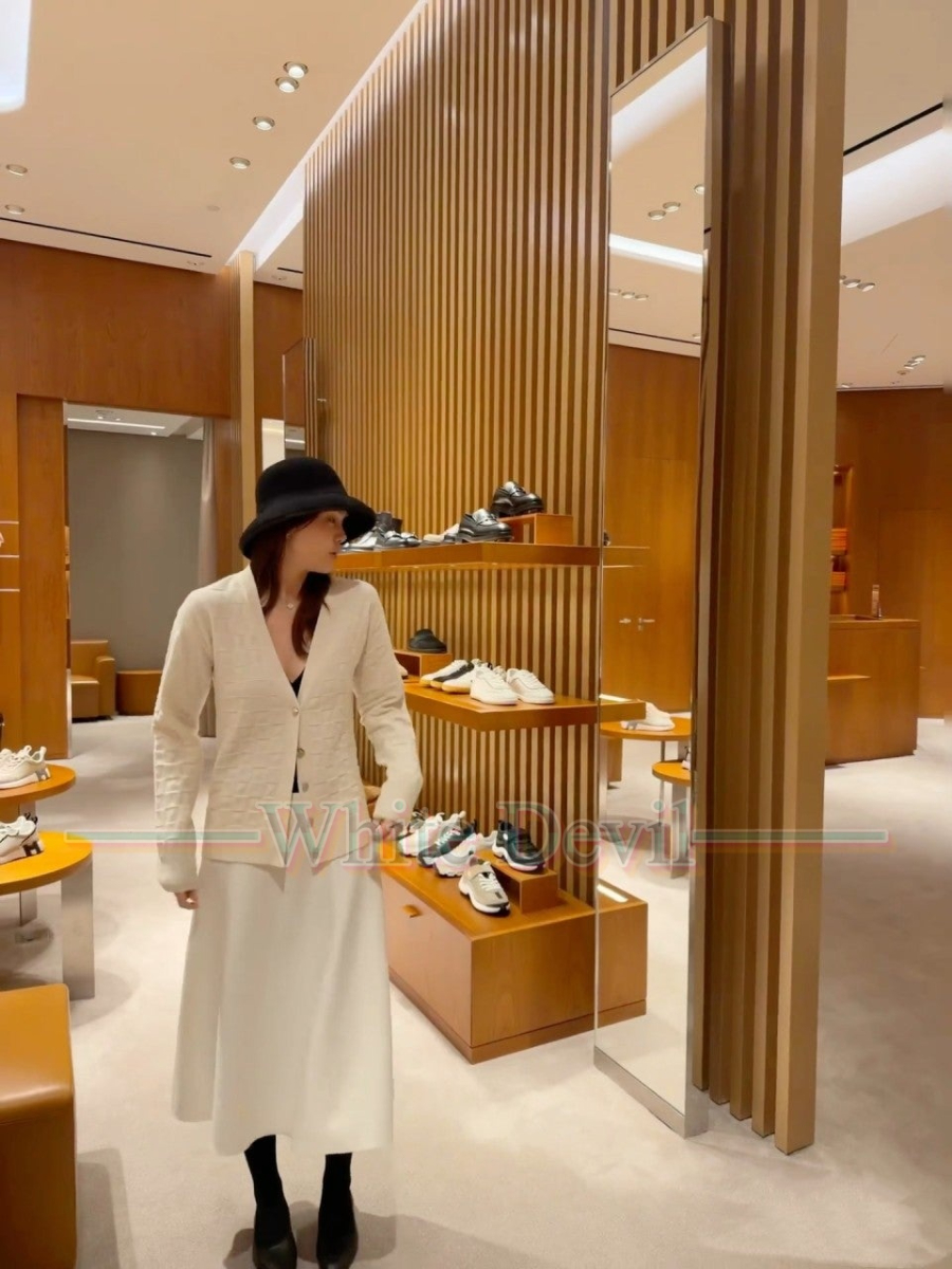 하얀악마 레플리카 에르메스 가디건 (1).jpg