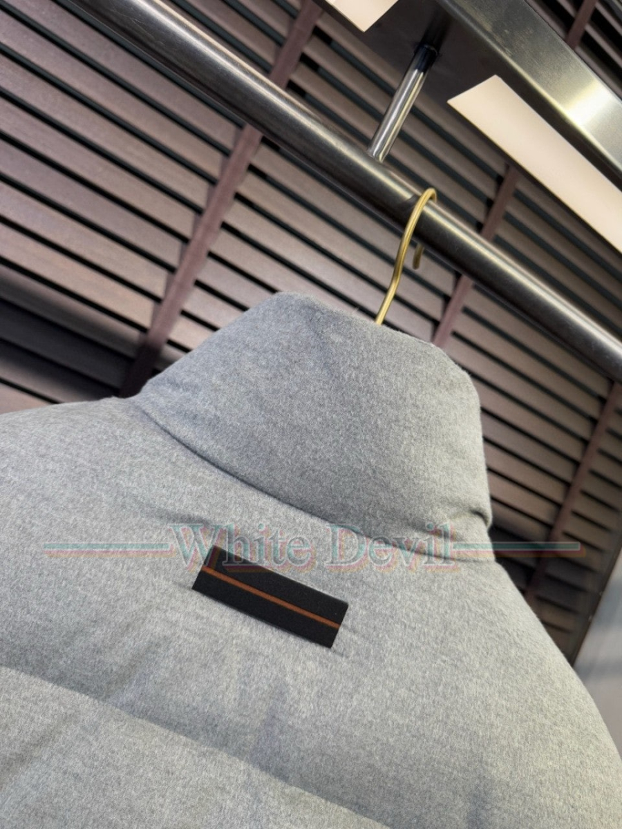 하얀악마 이미테이션 제냐 패딩 (9).jpg