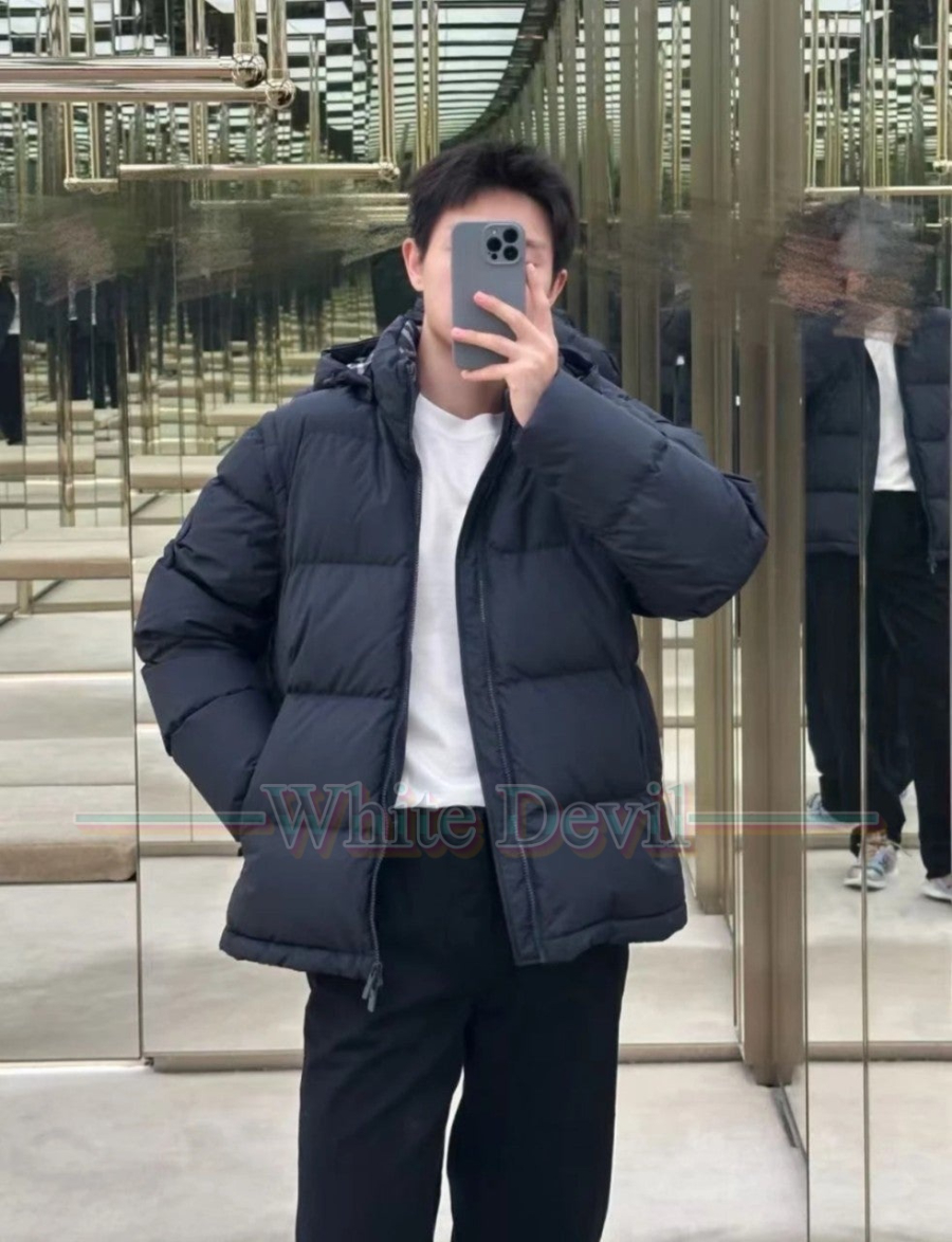 하얀악마 이미테이션 버버리 패딩 (1).jpg