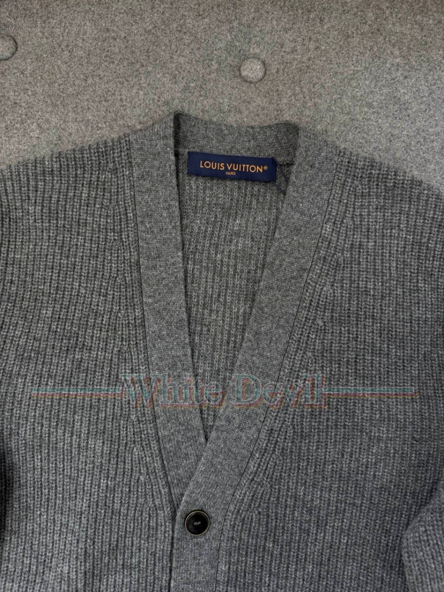 하얀악마 이미테이션 루이 가디건 (9).jpg