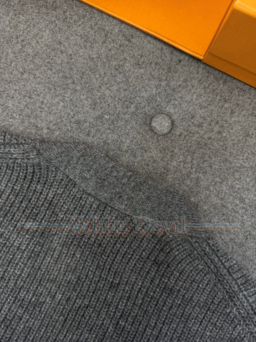 하얀악마 이미테이션 루이 가디건 (18).jpg