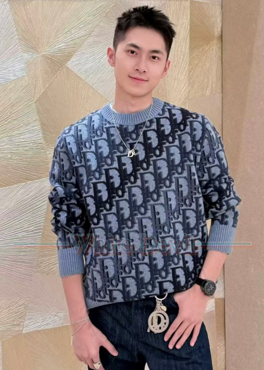 하얀악마 이미테이션 디올 니트 (2).jpg