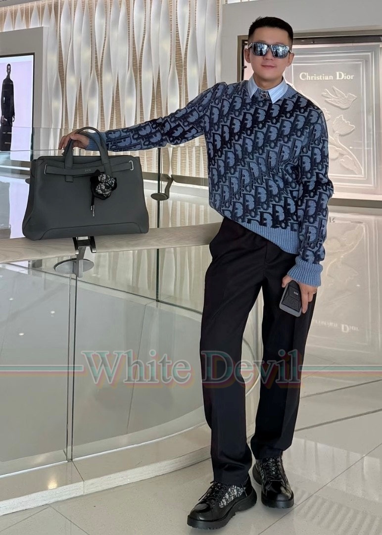 하얀악마 이미테이션 디올 니트 (1).jpg