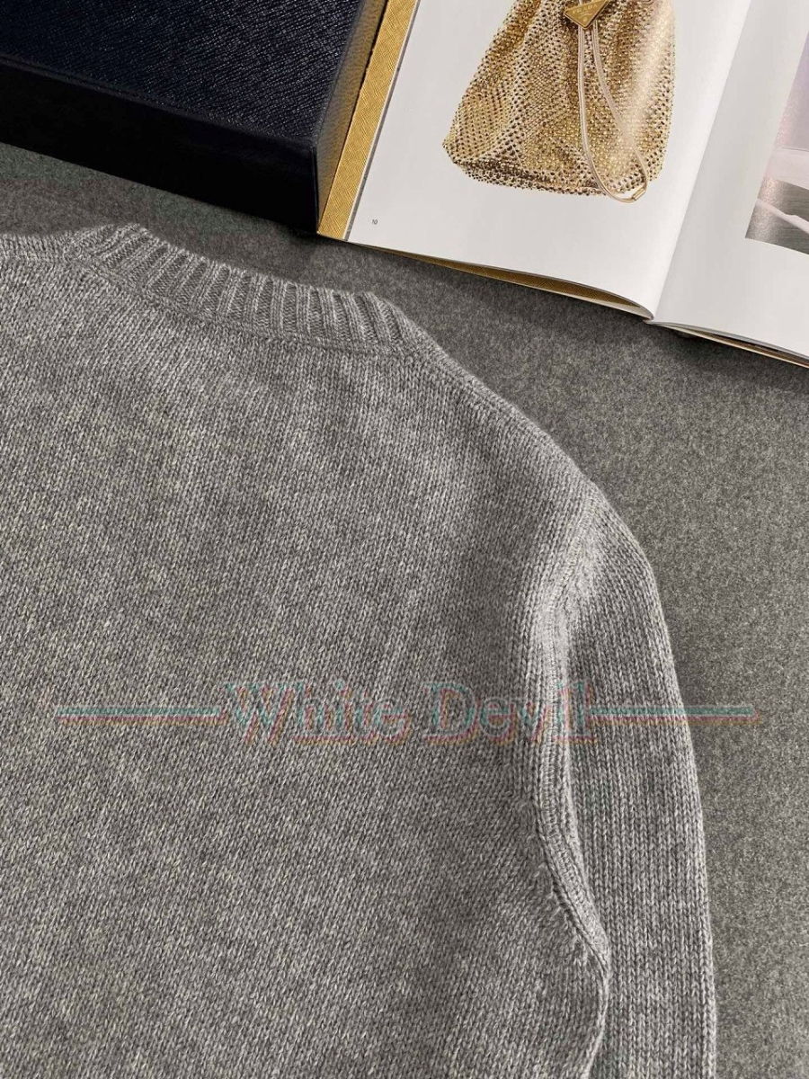 하얀악마 이미테이션 프라다 니트 (10).jpg