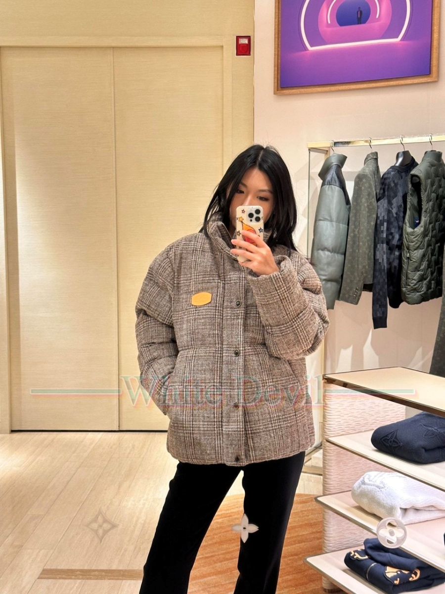 하얀악마 이미테이션 루이 패딩 (1).jpg