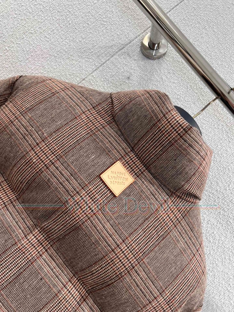 하얀악마 이미테이션 루이 패딩 (8).jpg