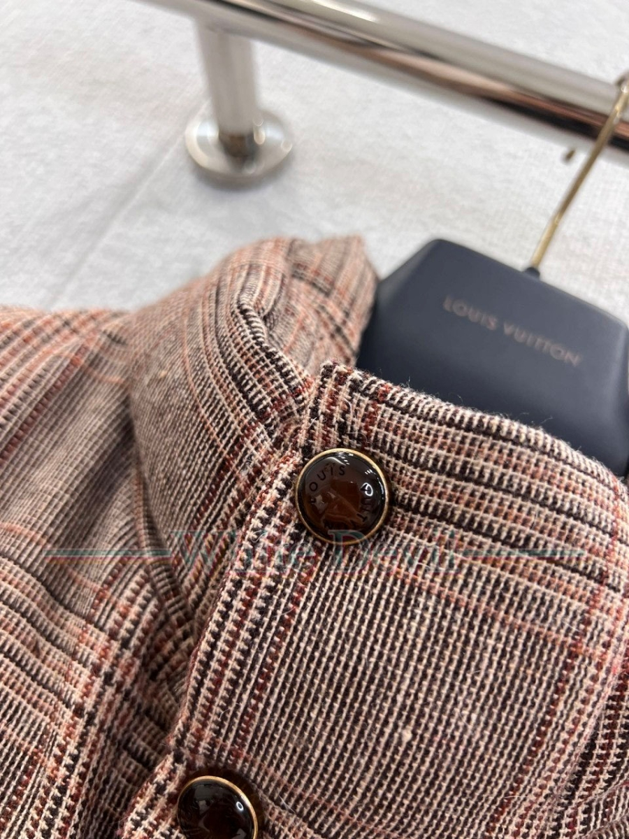 하얀악마 이미테이션 루이 패딩 (9).jpg