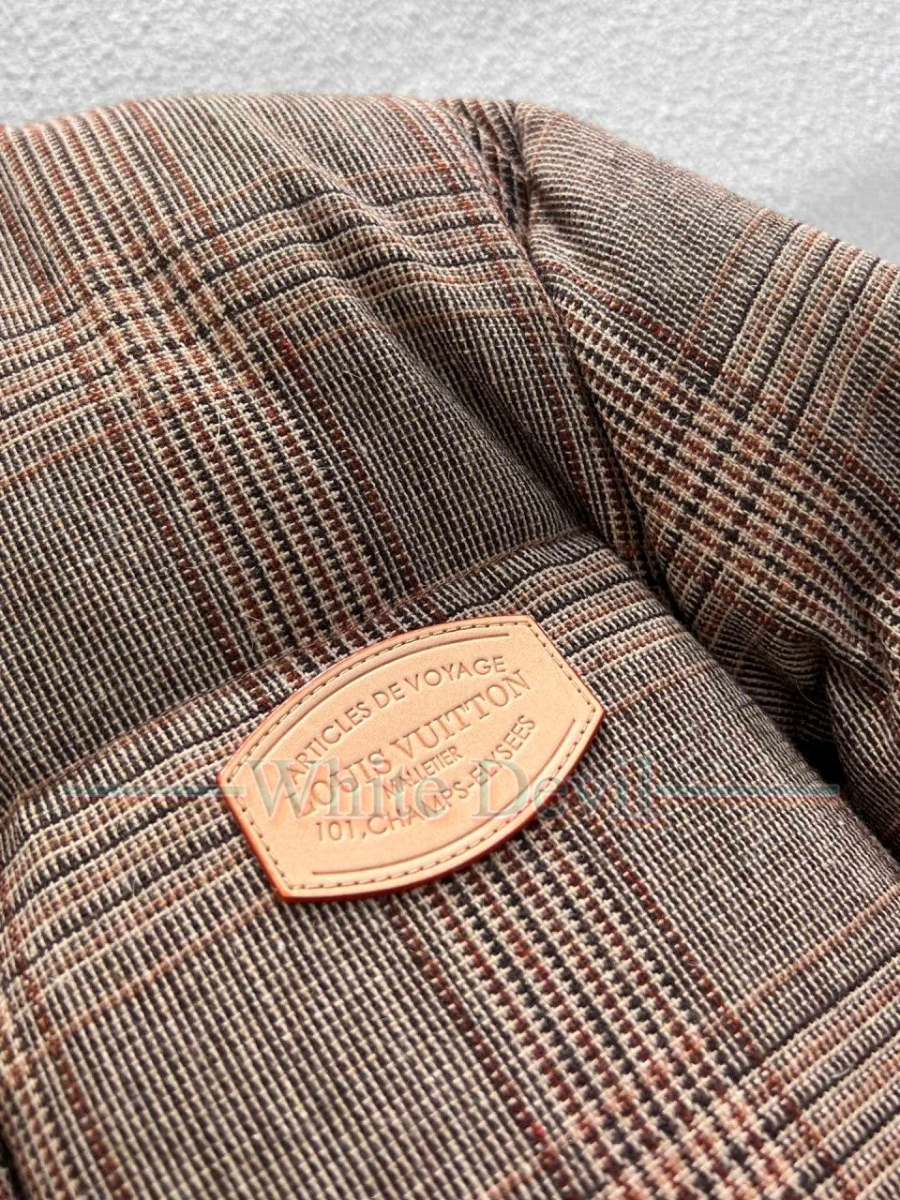 하얀악마 이미테이션 루이 패딩 (10).jpg