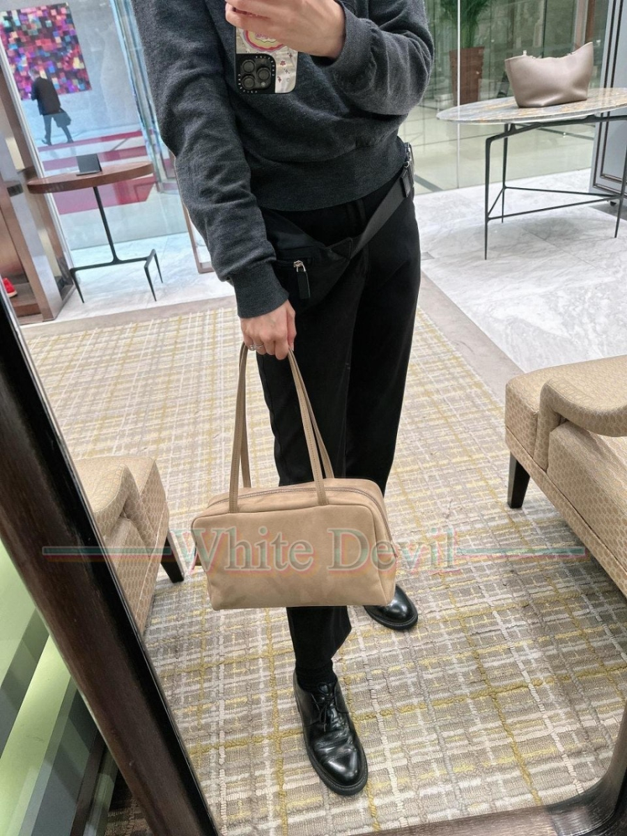 하얀악마 레플리카 더로우 볼링백 (1).jpg