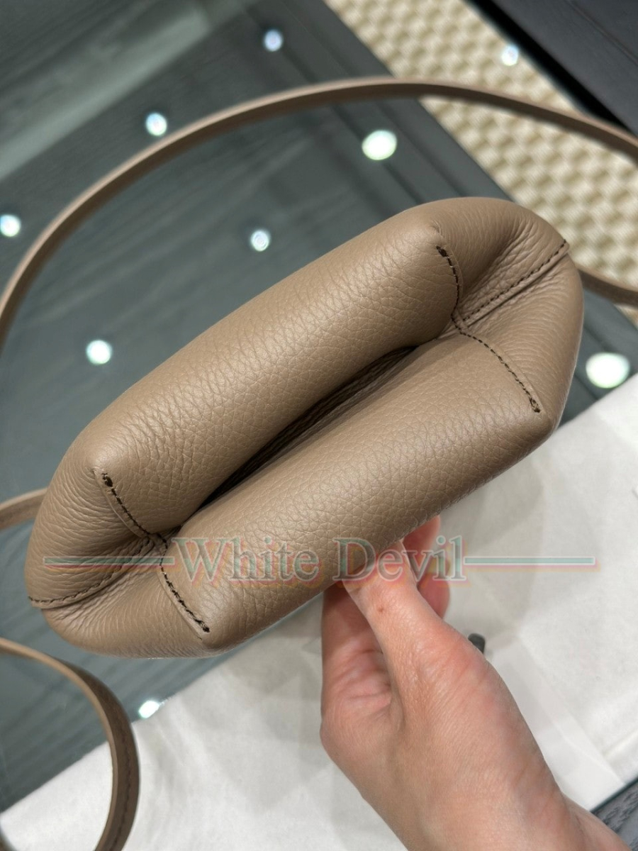 하얀악마 레플리카 더로우 크로스백 (10).jpg