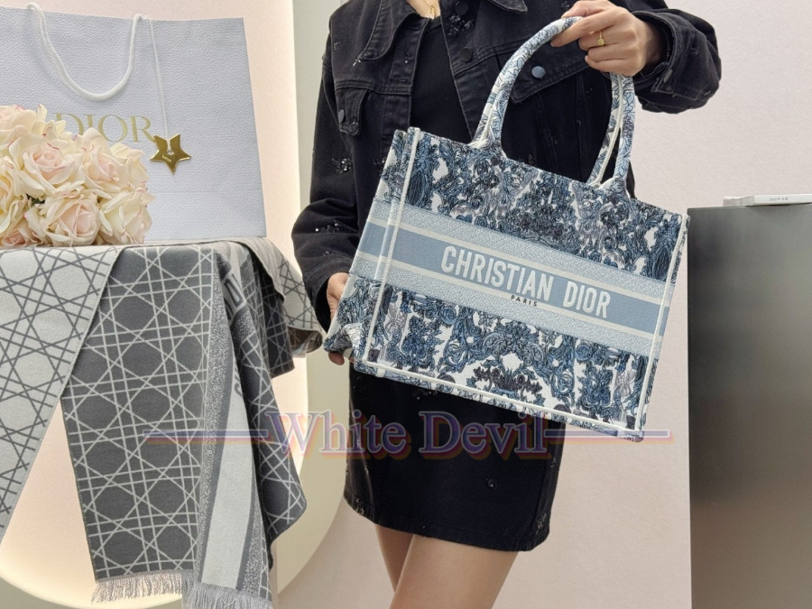 하얀악마 이미테이션 디올 북토트백 (2).jpg