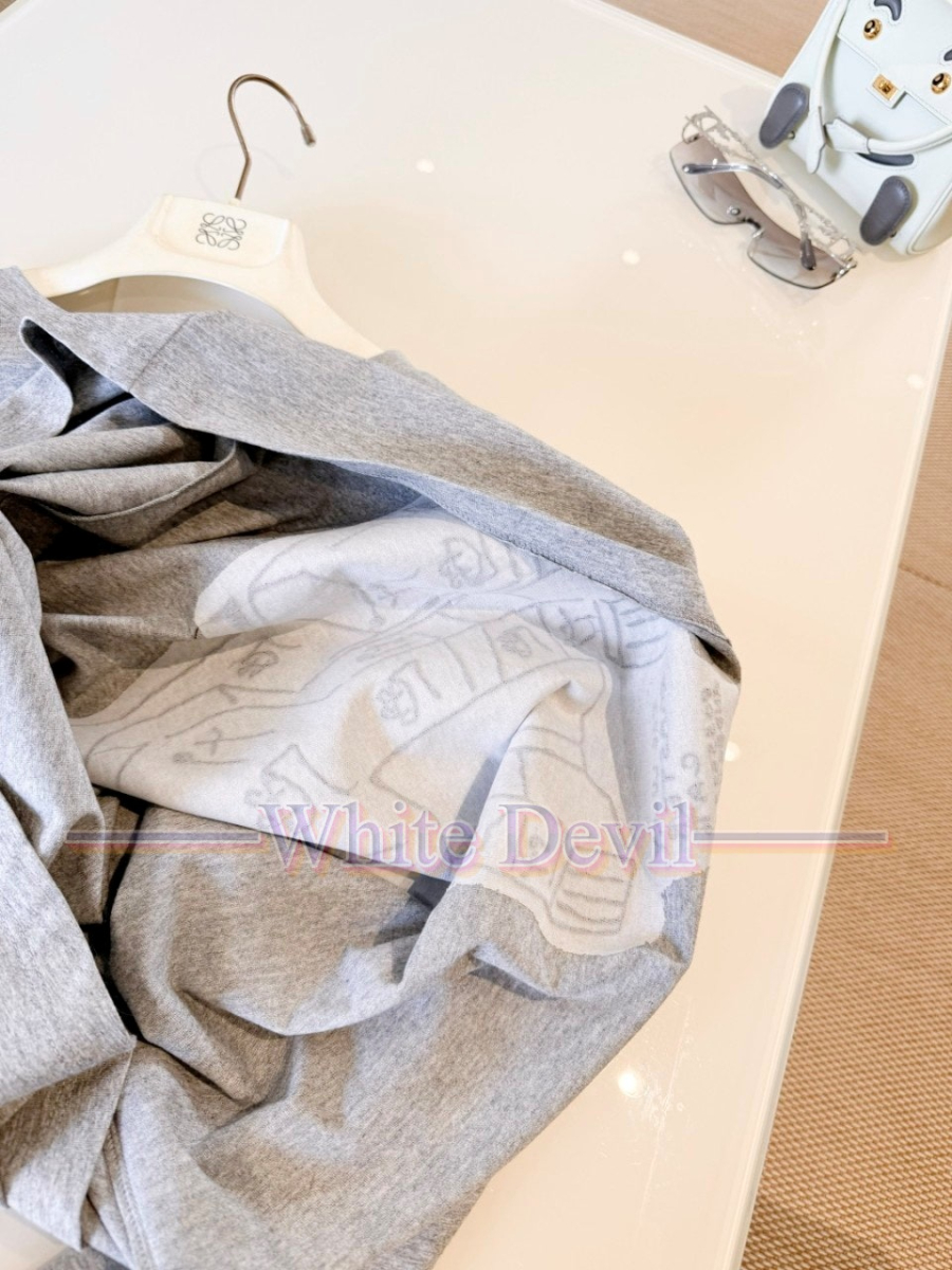 하얀악마 레플리카 로에베 티셔츠 (8).jpg