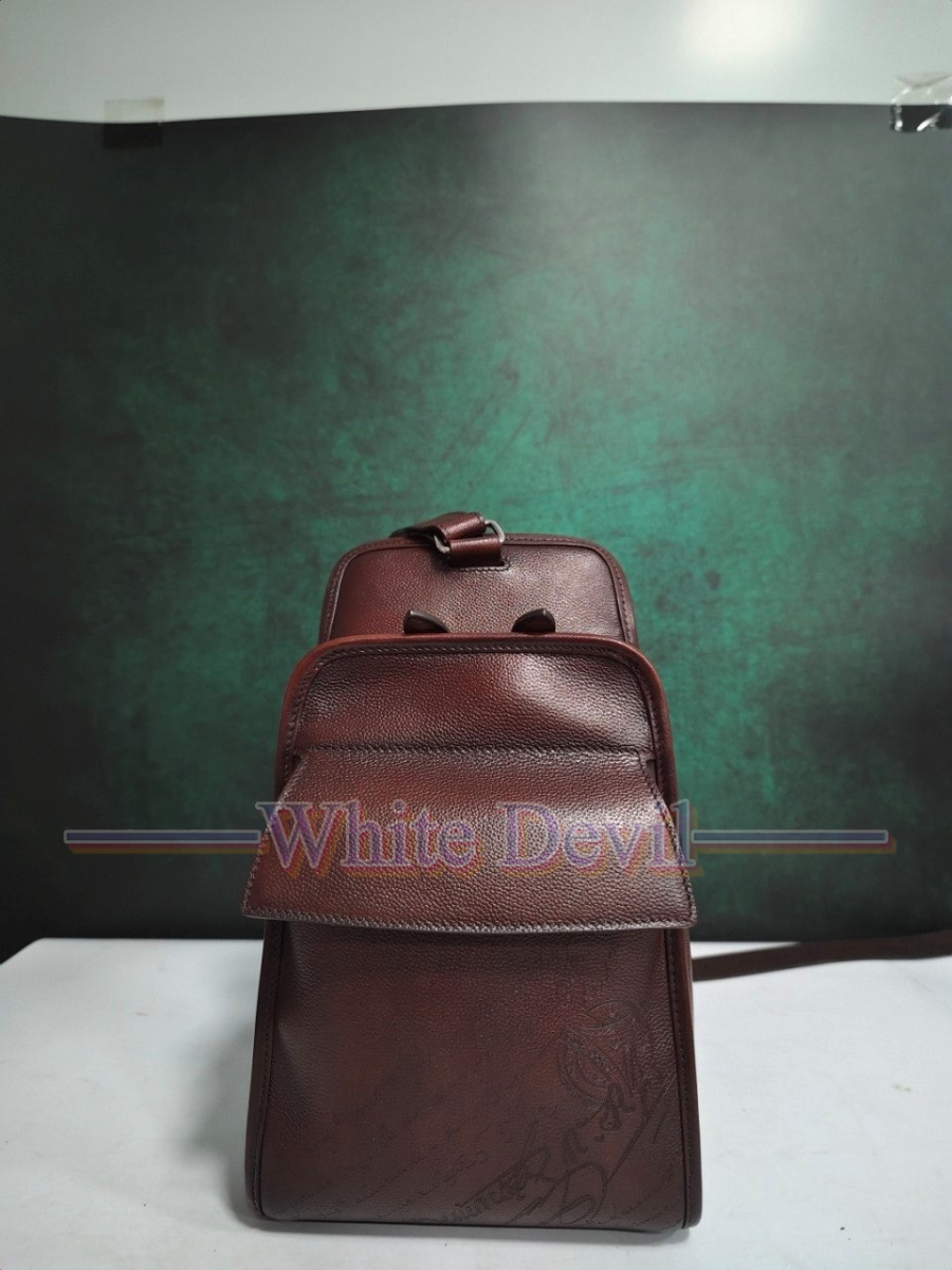 하얀악마 레플리카 벨루티 슬링백 (4).jpg