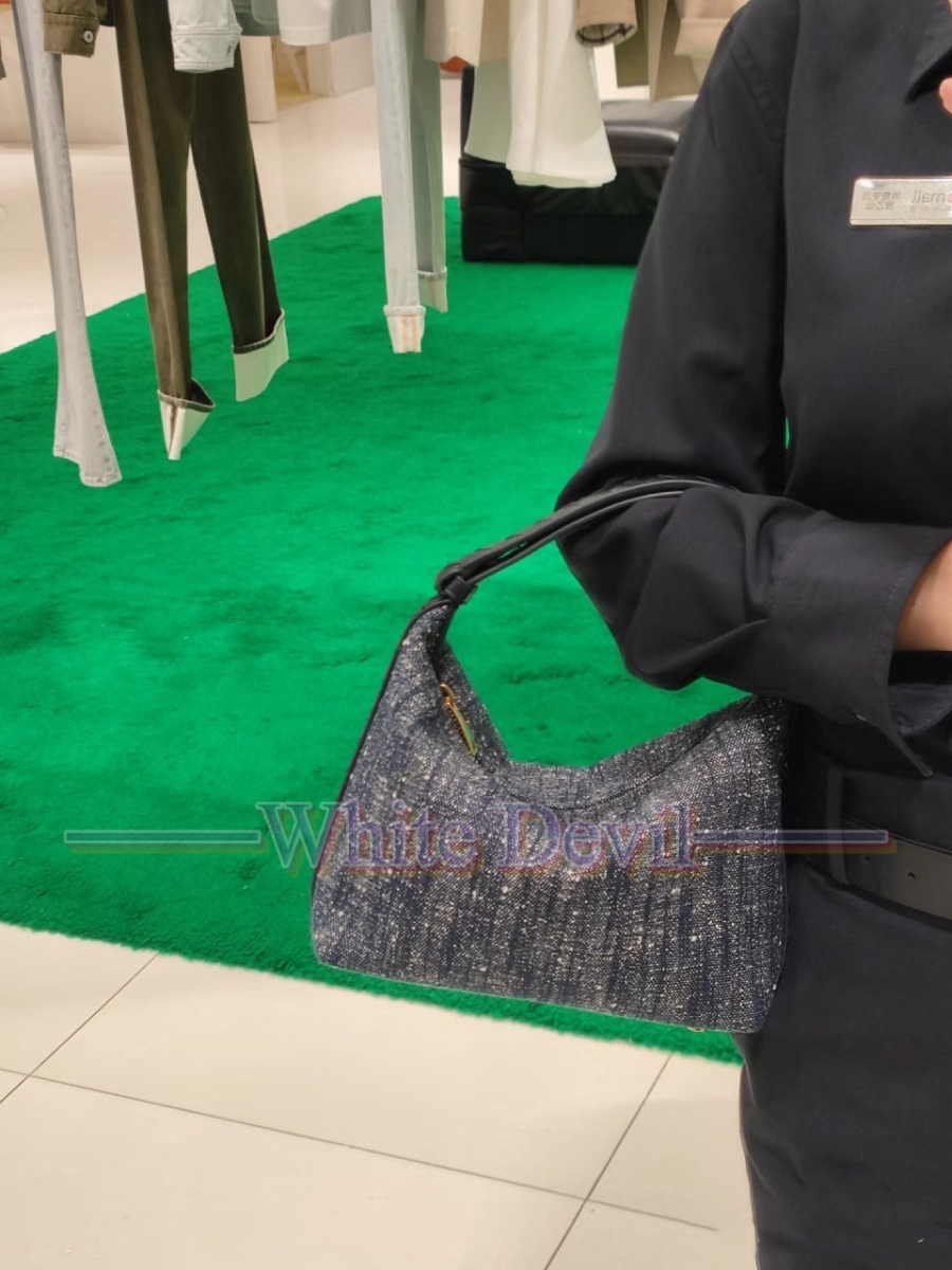 하얀악마 레플리카 보테가 월리스 (1).jpg