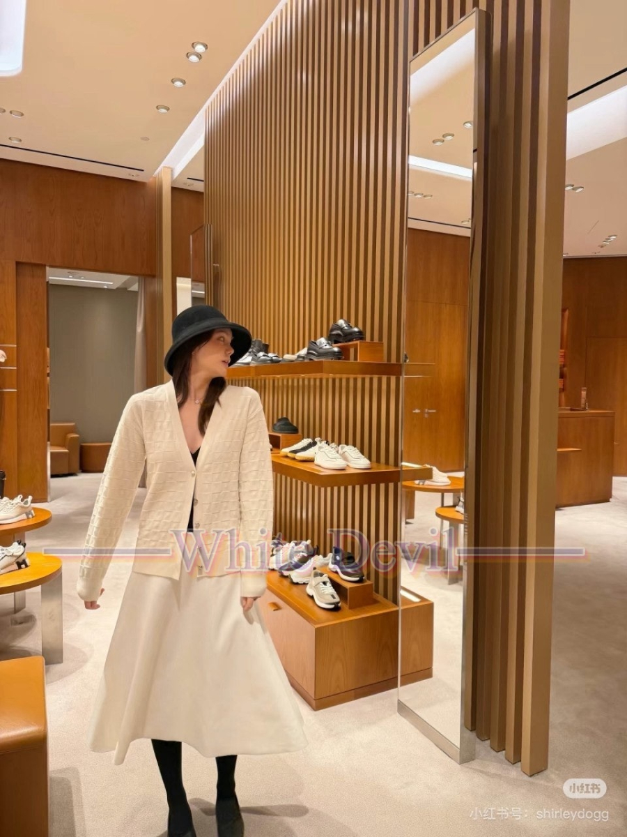 하얀악마 레플리카 에르메스 가디건 (1).jpg