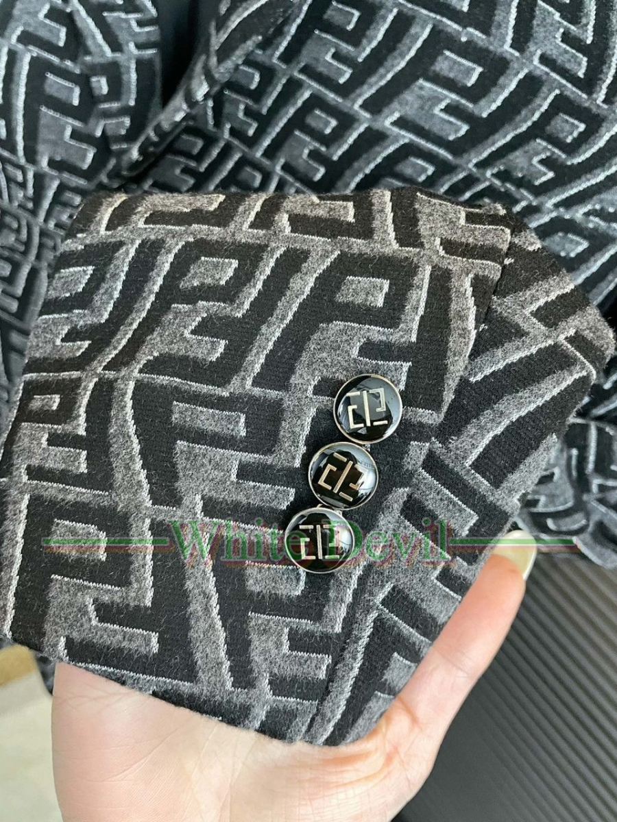 하얀악마 이미테이션 펜디 자켓 (5).jpg