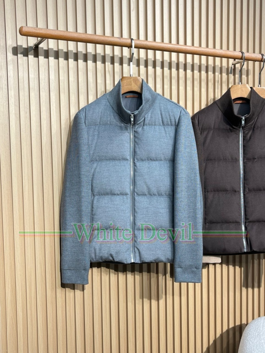 하얀악마 이미테이션 제냐 점퍼 (9).jpg