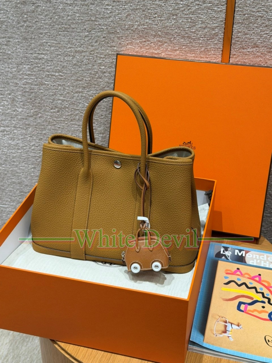 하얀악마 이미테이션 에르 가든파티 (1).jpg