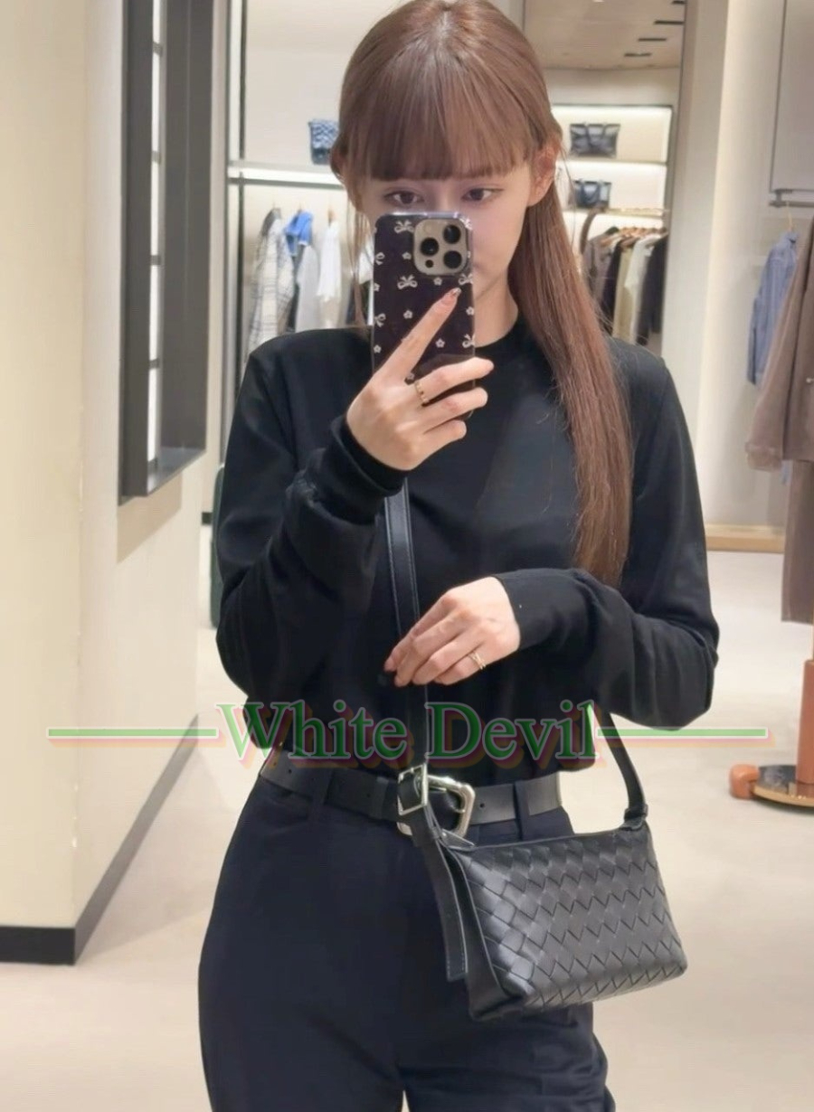 하얀악마 레플리카 보테가 크로스백 (1).jpg