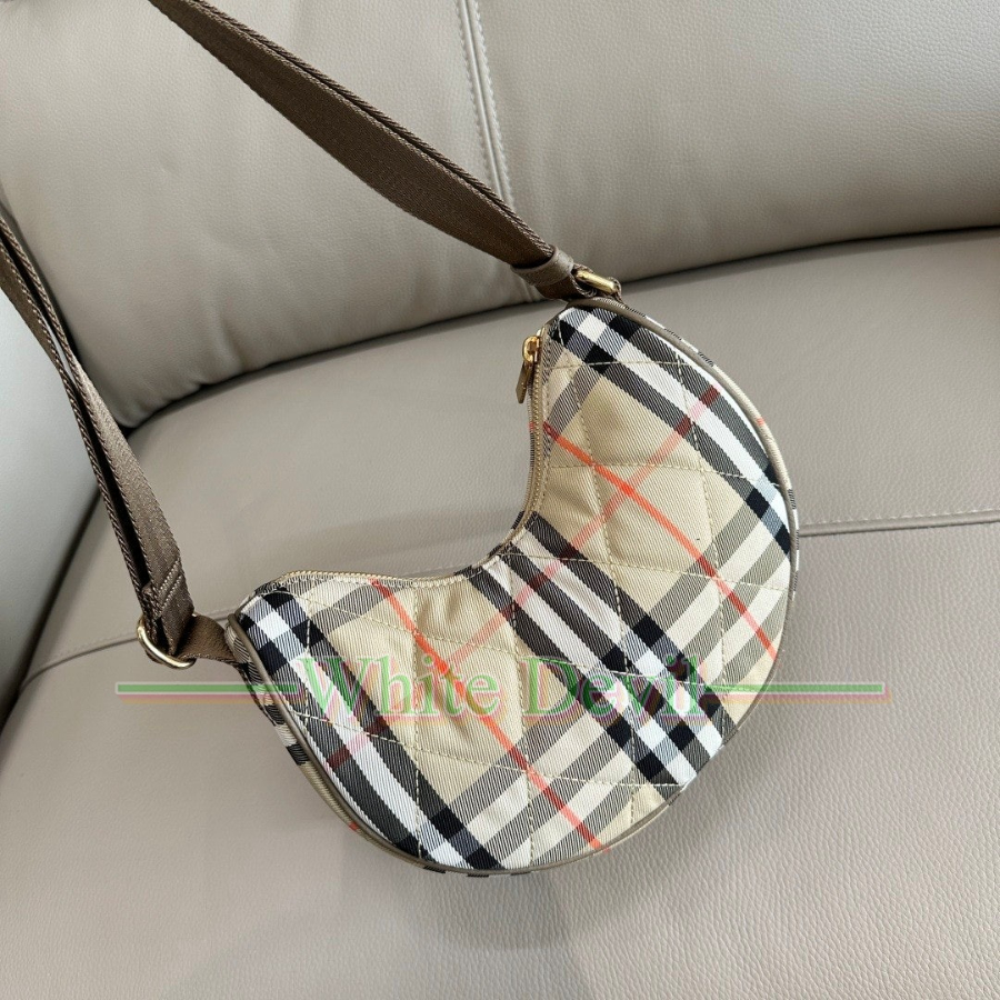 하얀악마 레플리카 버버리 크로스백 (7).jpg