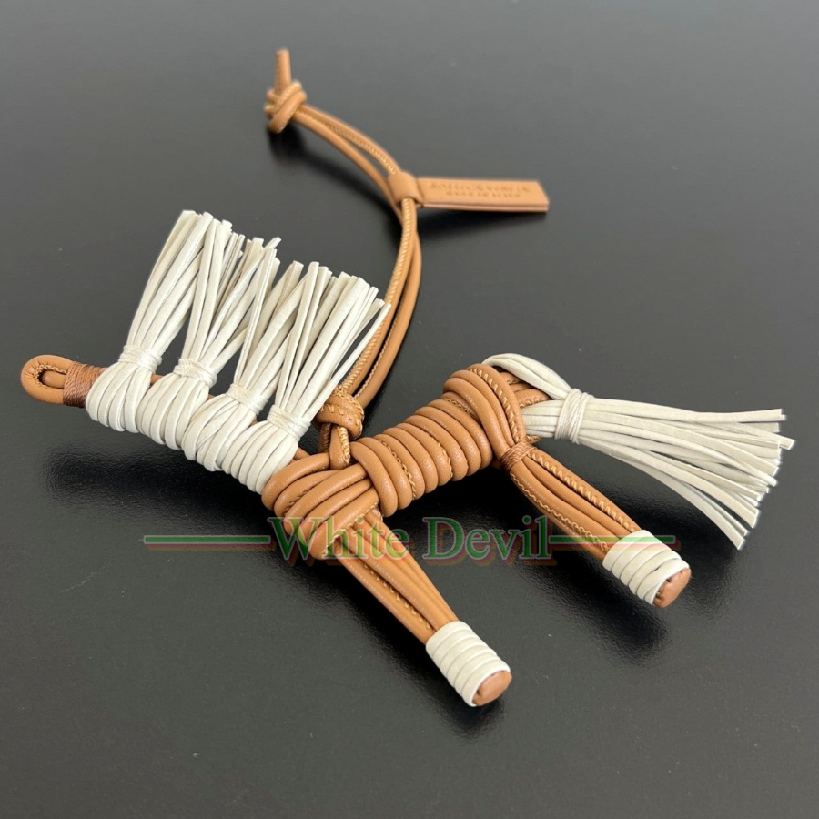 하얀악마 레플리카 보테가 백참 (2).jpg