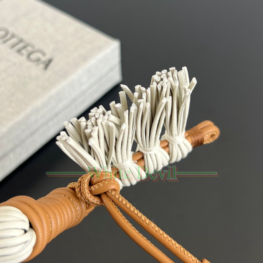 하얀악마 레플리카 보테가 백참 (8).jpg