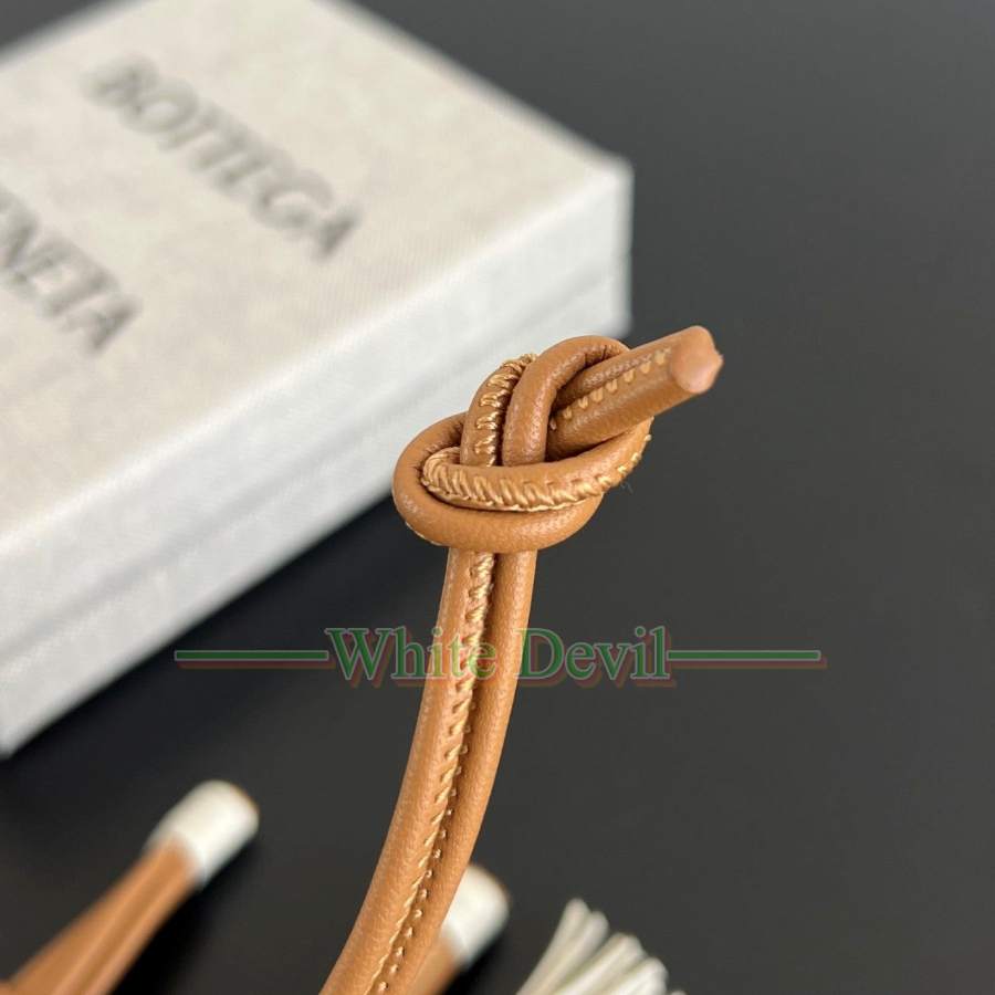 하얀악마 레플리카 보테가 백참 (7).jpg