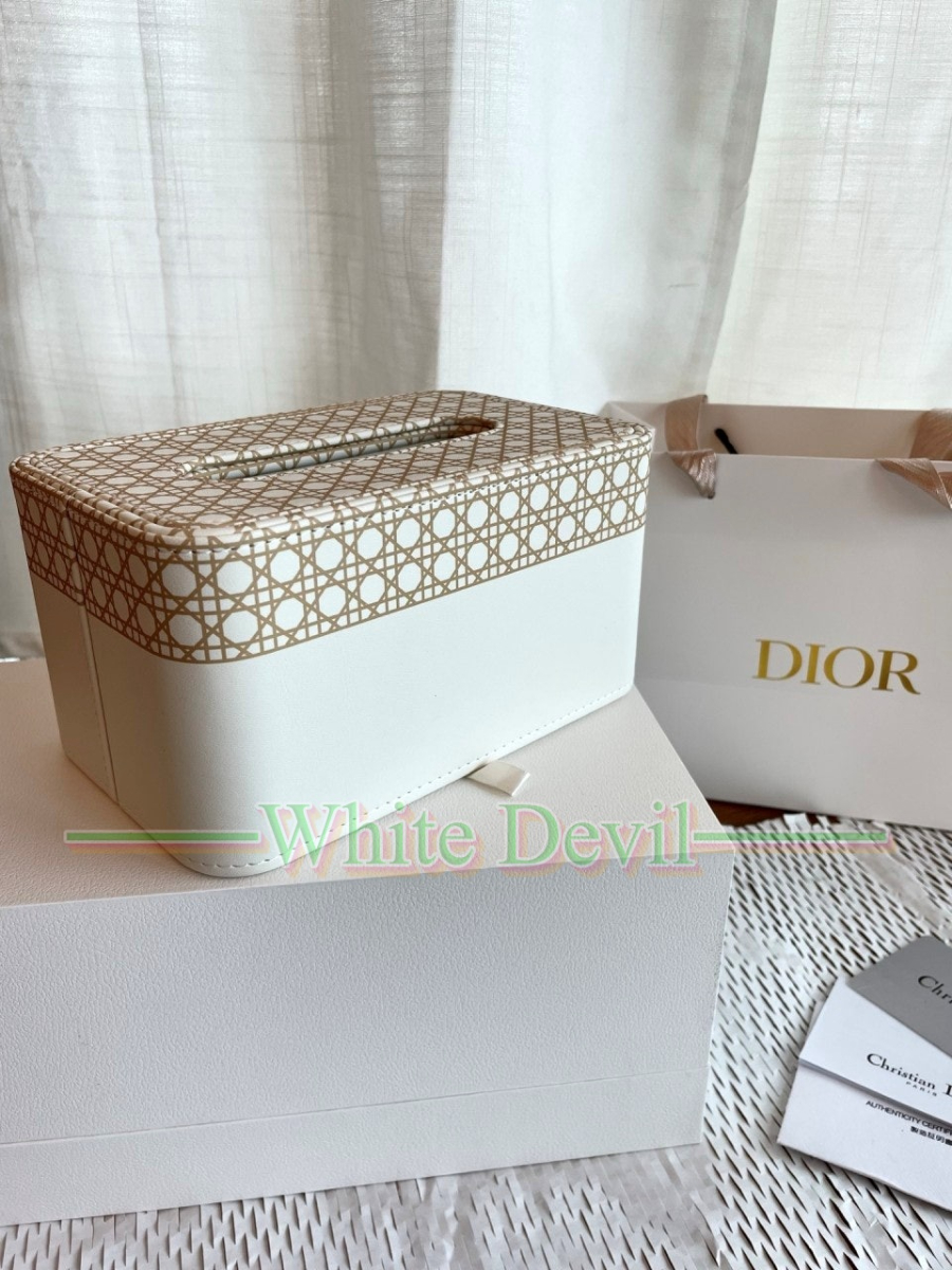 하얀악마 레플리카 디올 소품 (6).jpg