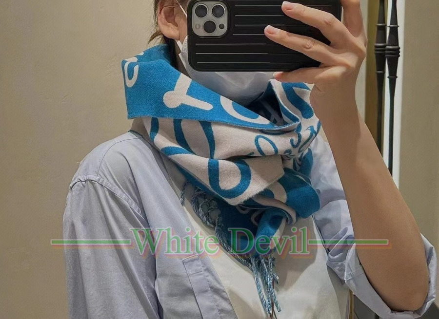 하얀악마 레플리카 로에베 목도리 (1).jpg