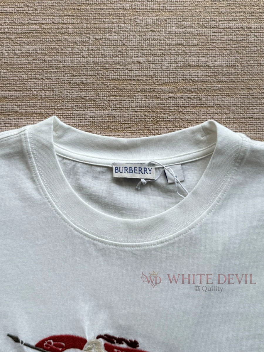 하얀악마 레플리카 버버리 반팔 (17).jpg