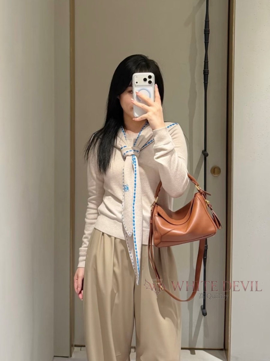 하얀악마 레플리카 로에베 니트 (1).jpg