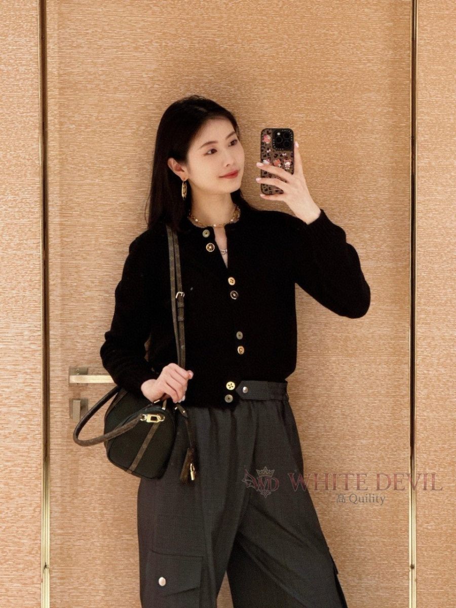 하얀악마 레플리카 루이 가디건 (1).jpg