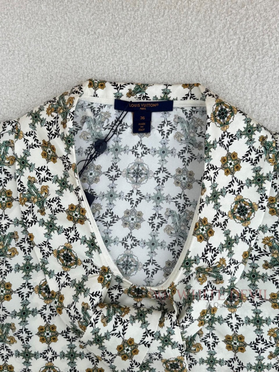 하얀악마 레플리카 루이 블라우스 (15).jpg