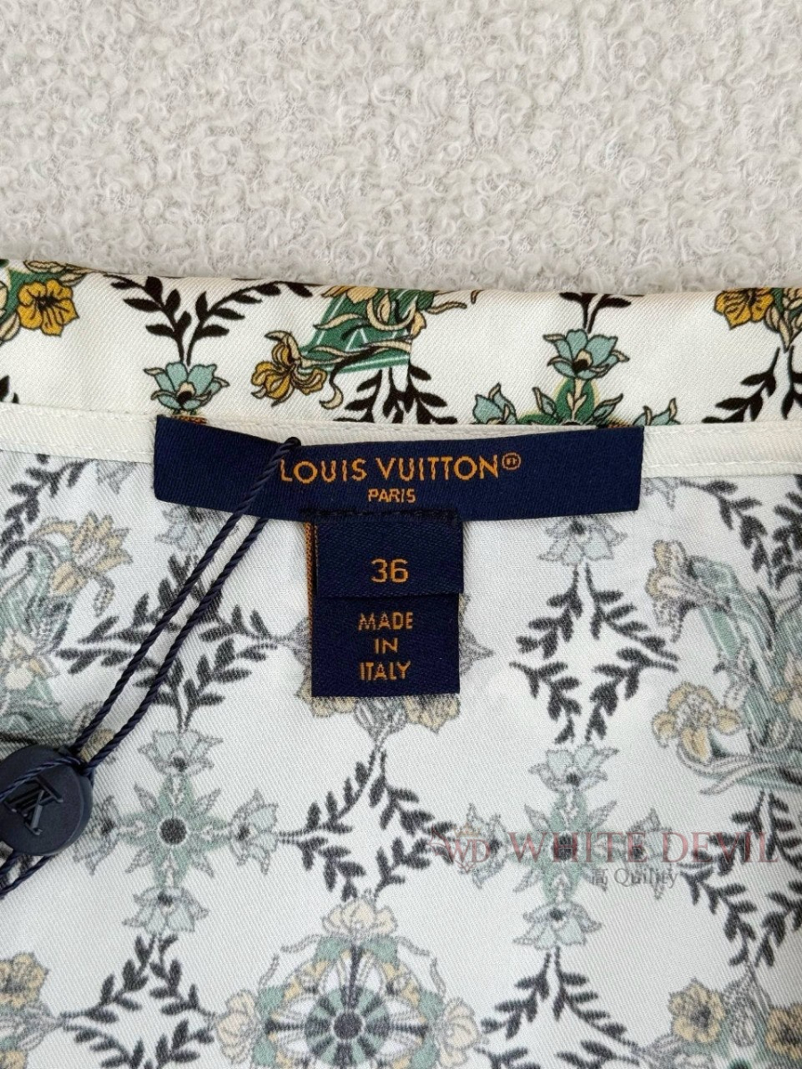 하얀악마 레플리카 루이 블라우스 (14).jpg