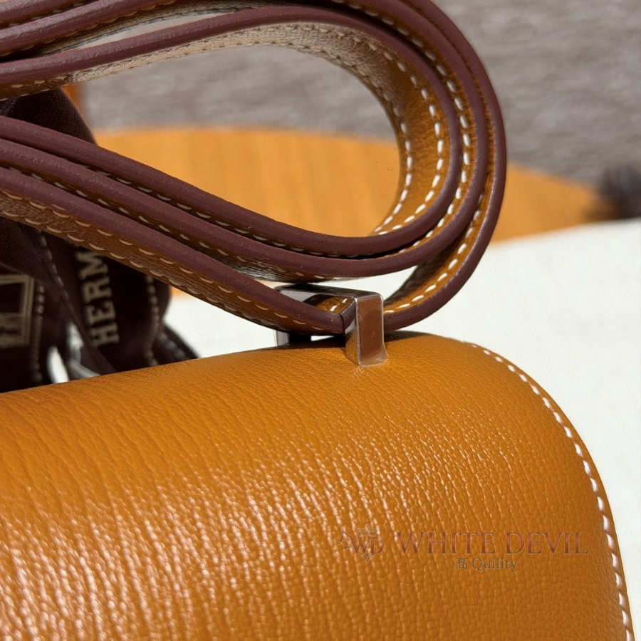 하얀악마 이미테이션 에르 콘스탄스 (12).jpg