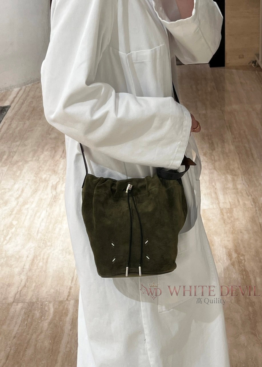 하얀악마 이미테이션 메종 버킷백 (1).jpg