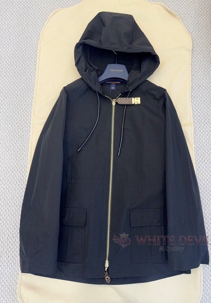 하얀악마 이미테이션 루이 점퍼 (13).jpg