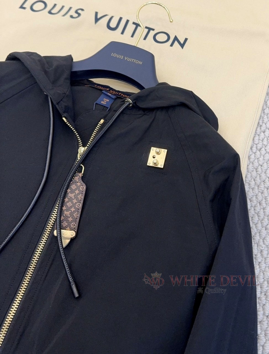 하얀악마 이미테이션 루이 점퍼 (16).jpg