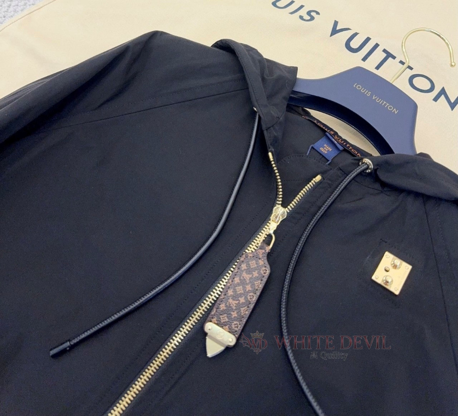 하얀악마 이미테이션 루이 점퍼 (17).jpg