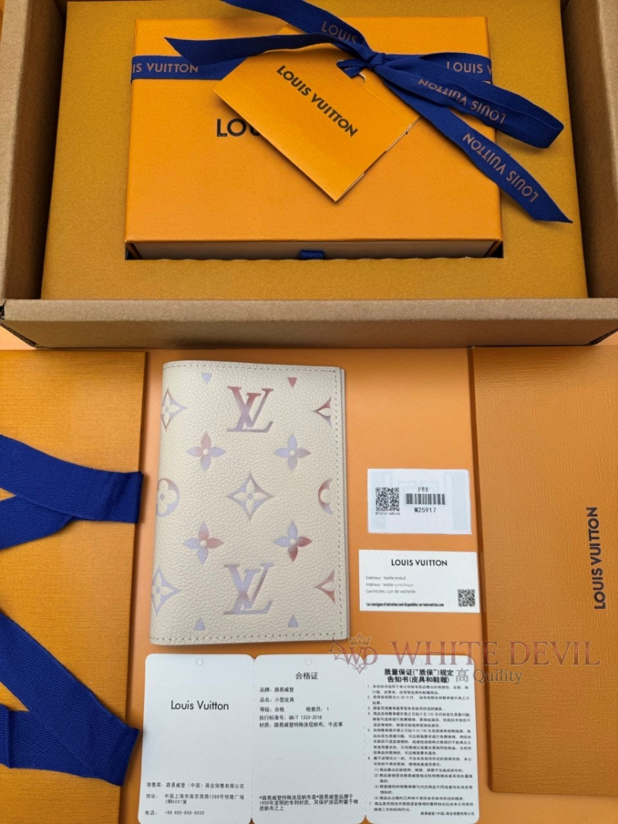 하얀악마 이미테이션 루이 지갑 (1).jpg