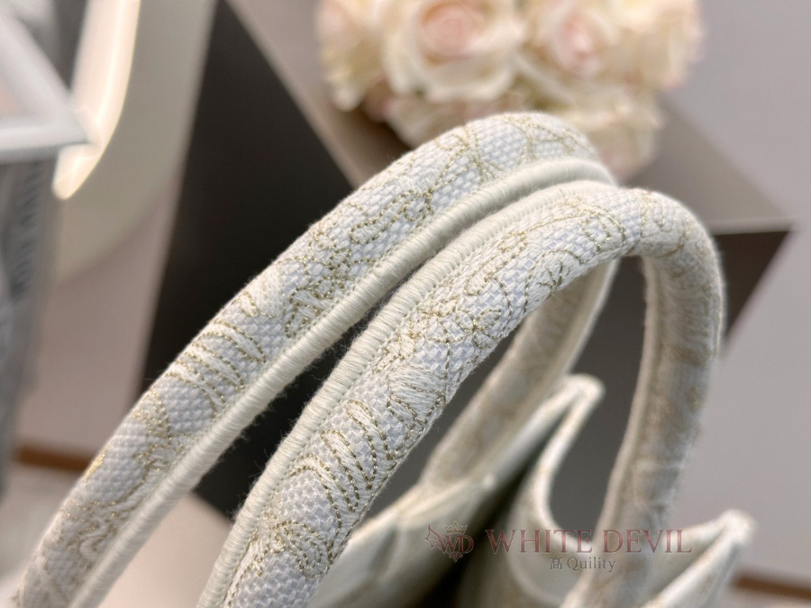 하얀악마 레플리카 디올 북토트백 (17).jpg