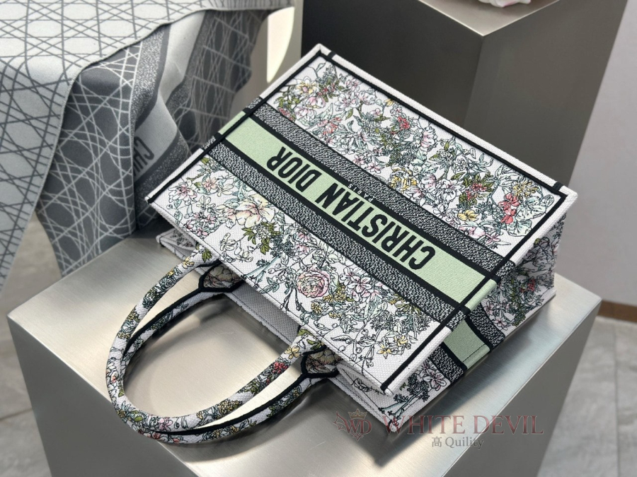 하얀악마 레플리카 디올 북토트백 (9).jpg