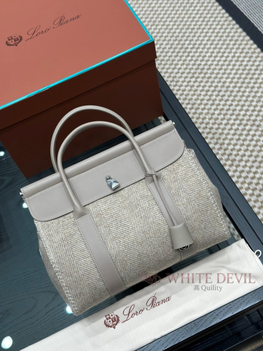 하얀악마 레플리카 로로 룸백 (1).jpg